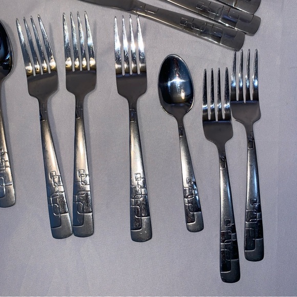 Oneida Quadratic Stainless Steel Flatware Cutlery 11 Pieces Partial Set - Picture 9 of 10